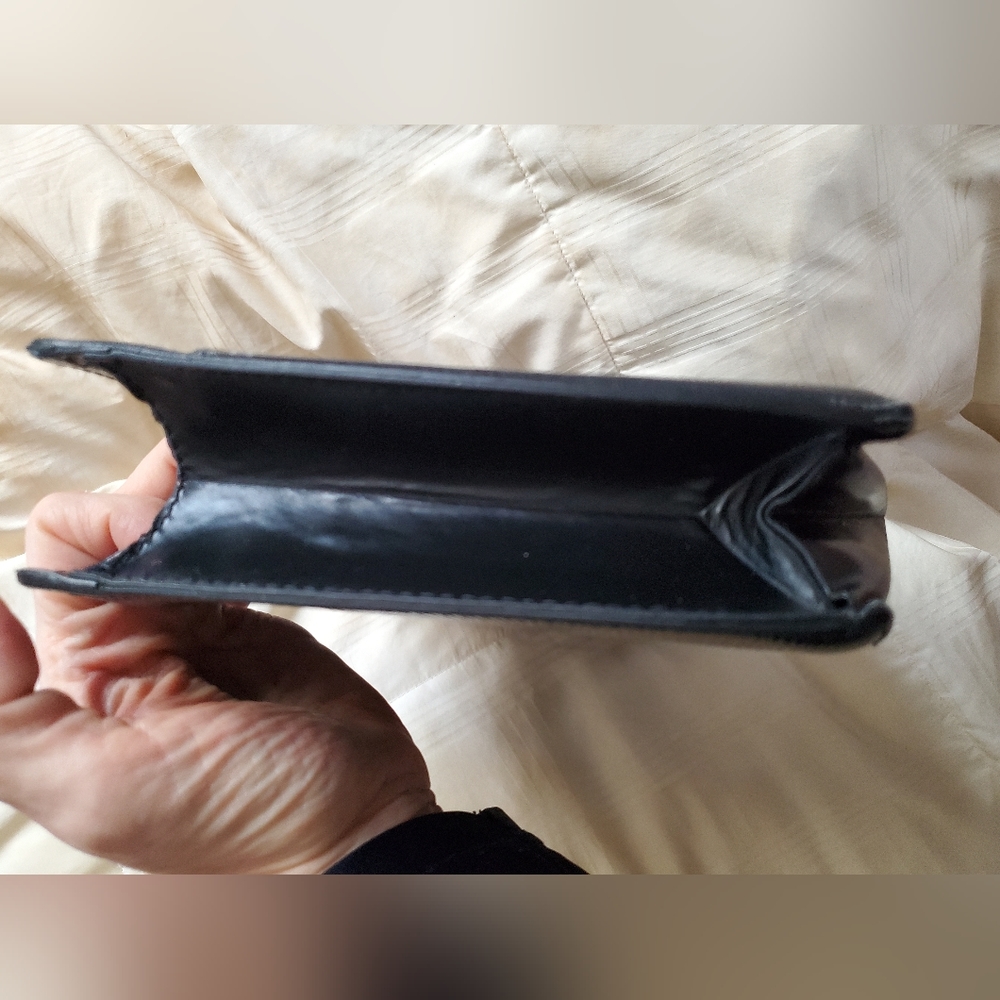 Louis Vuitton Epi leather zipped pouch - Picture 5 of 9